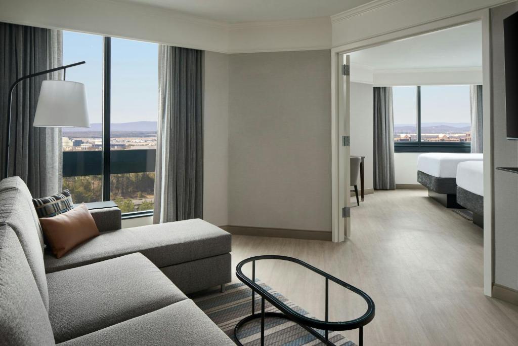 Washington Dulles Marriott Suites photo