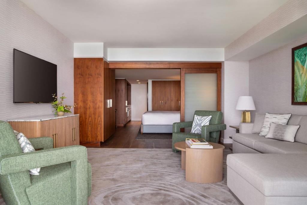 The Ritz-Carlton Residences, Waikiki Beach Hotel photo