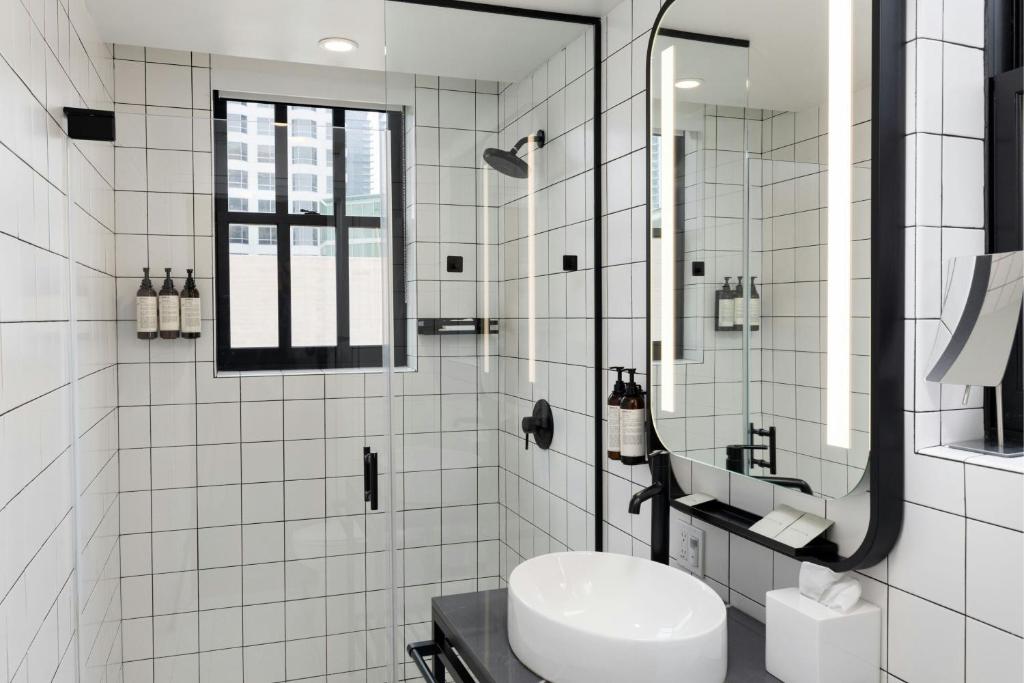 The Guild Hotel, San Diego Downtown, a Marriott Tribute Portfolio Hotel photo