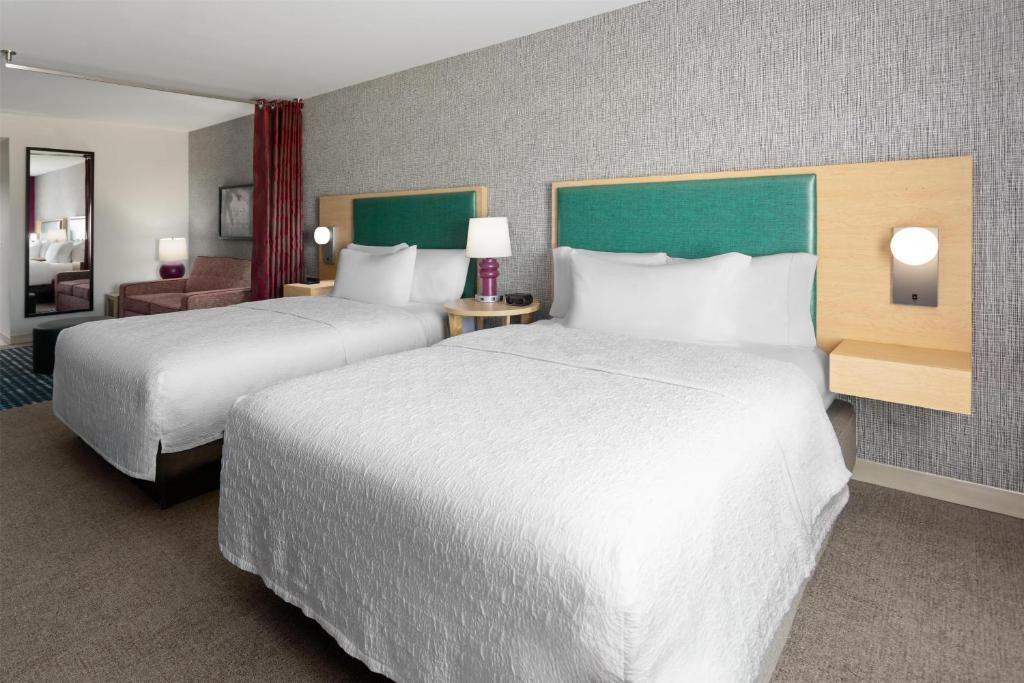Postel nebo postele na pokoji v ubytování Home2 Suites Dover