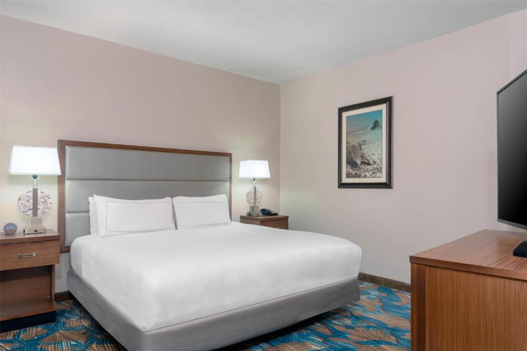 DoubleTree by Hilton Hotel West Palm Beach Airport photo