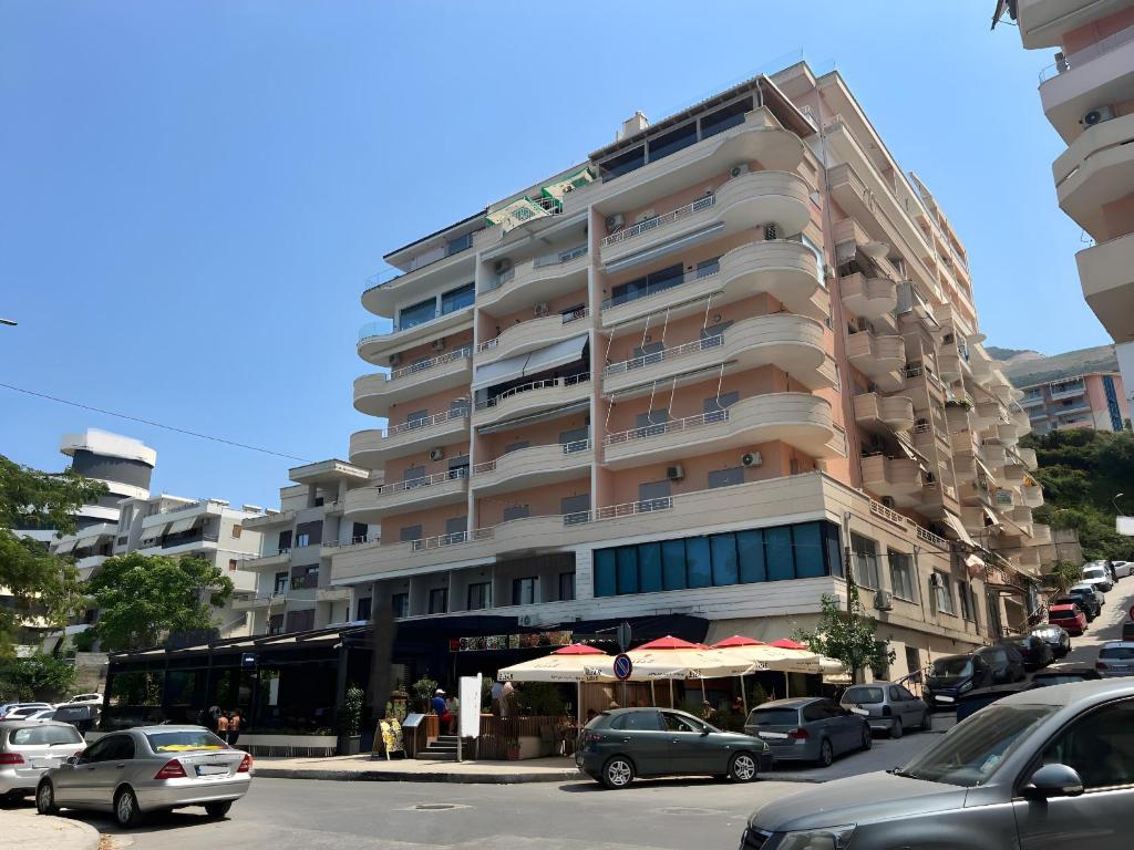 One-bedroom apartment by the beach