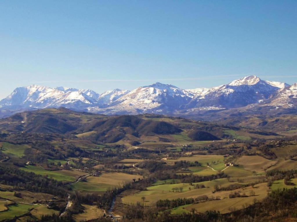 A general mountain view or a mountain view taken from the holiday home