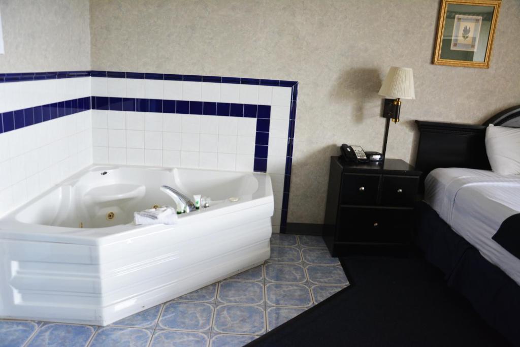 Travelodge by Wyndham Milwaukee, Milwaukee – Updated 2024 Prices