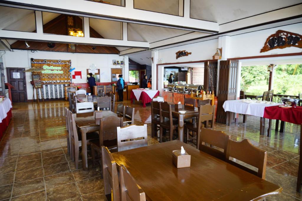 Restaurace v ubytování Namkhong Riverside