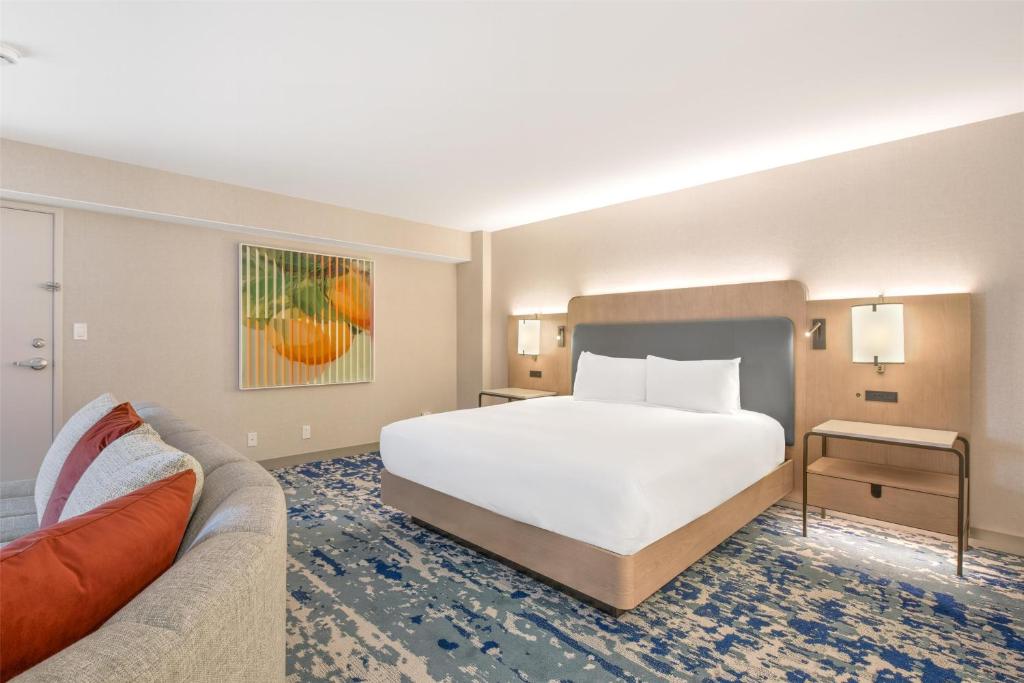 Hilton Anaheim - Suite Estudio King Con Vistas A La Piscina