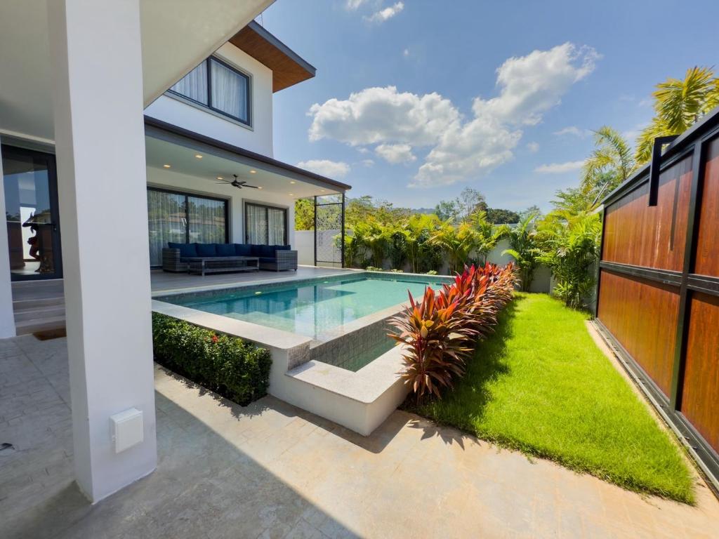 Bazén v ubytování Zensiri pool villa Koh Chang nebo v jeho okolí