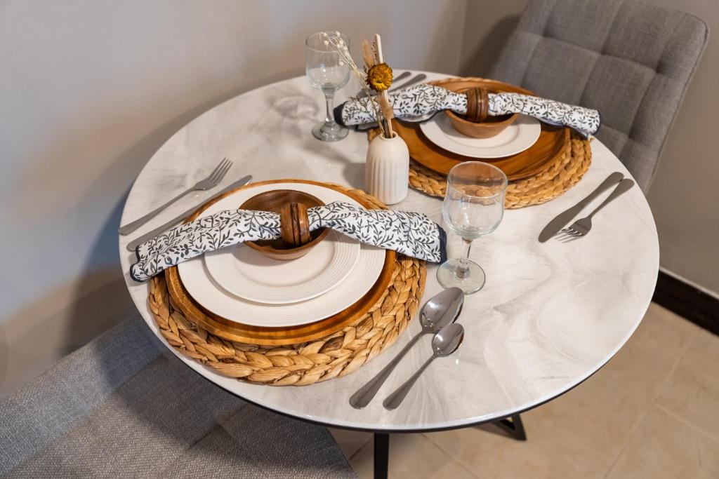 Gallery image ng Urban Studio Apartment In Goldcrest Views Jlt sa Dubai
