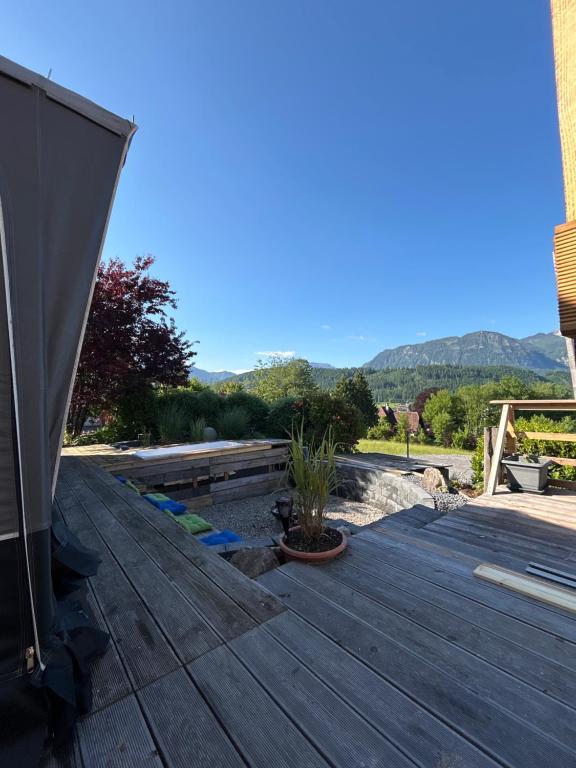Nespecifikovaný výhled na hory nebo výhled na hory při pohledu z luxury tent