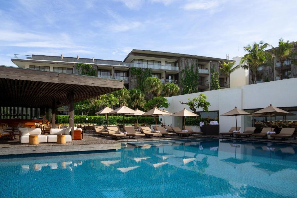 Bazén v ubytování Alila Seminyak nebo v jeho okolí