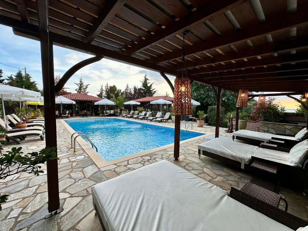 Bazén v ubytování Agrili Apartments & Rooms nebo v jeho okolí