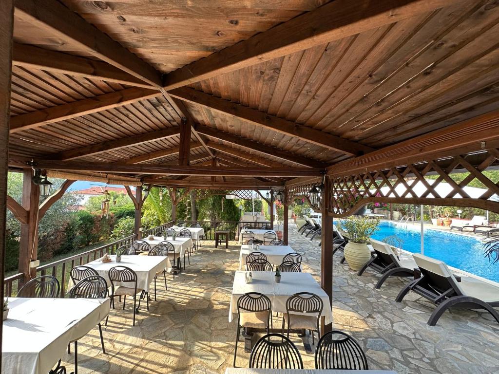Bazén v ubytování Agrili Apartments & Rooms nebo v jeho okolí