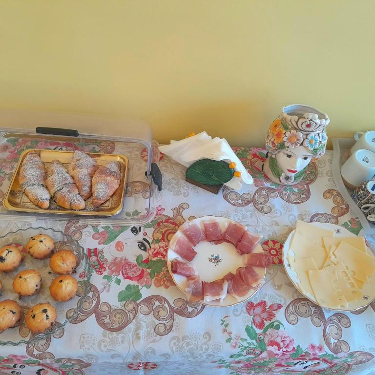 Jedlo v ubytovaní bed & breakfast alebo blízkom okolí