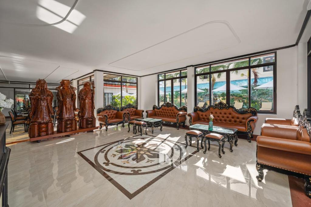 Khu vực ghế ngồi tại ELC Boutique Hoi An Hotel