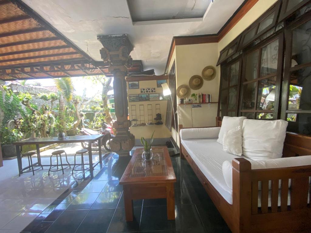 Posezení v ubytování Coliving Bali SWEET HOME Kost Lengkap di Tabanan Kota
