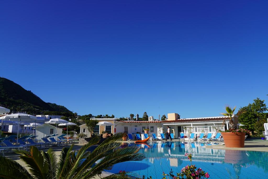 Bazén v ubytování Hotel Parco Delle Agavi nebo v jeho okolí