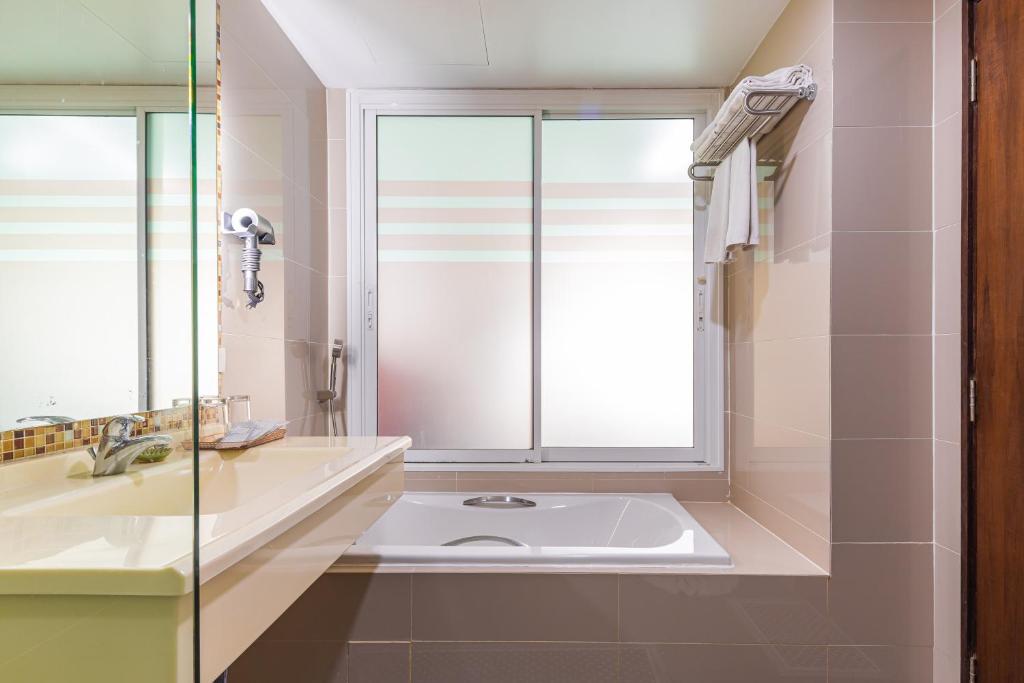 The Kris Resort Hotel - Resim 15