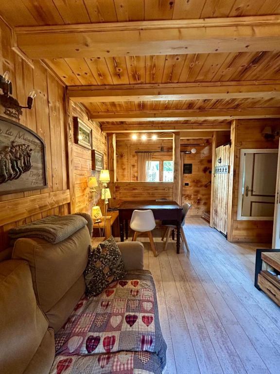 Część wypoczynkowa w obiekcie Hotel Letterario Locanda Collomb