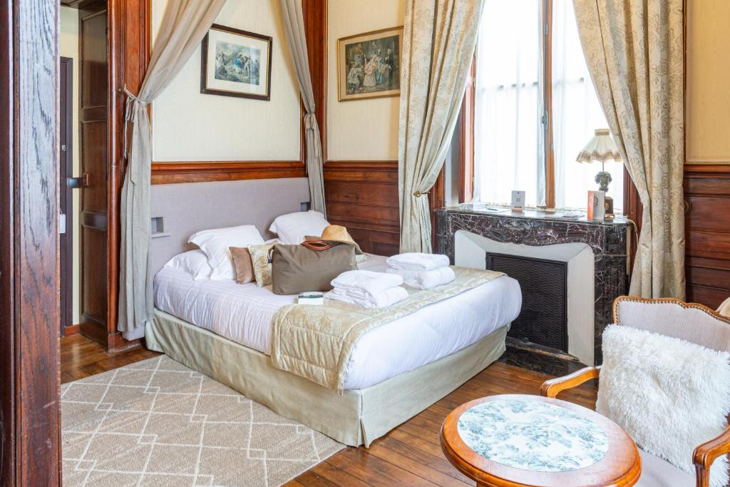 Château Hôtel Du Colombier - 2