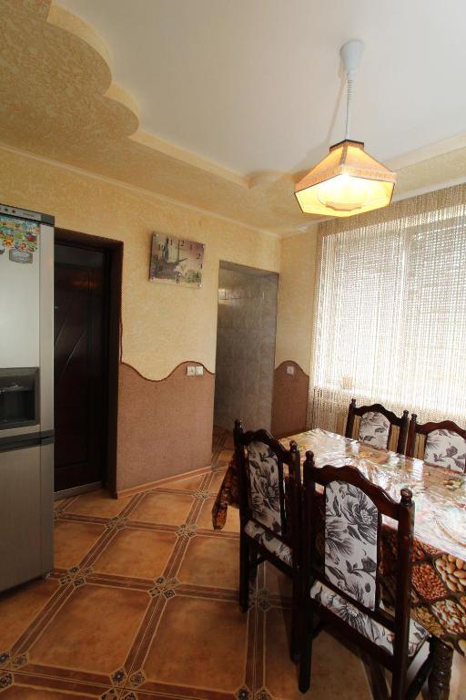 Kuchyň nebo kuchyňský kout v ubytování Будинок "Змерега"
