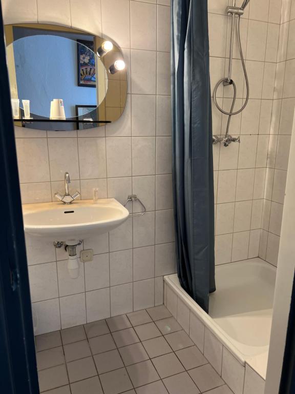 Hotel Gaudi - Resim 3