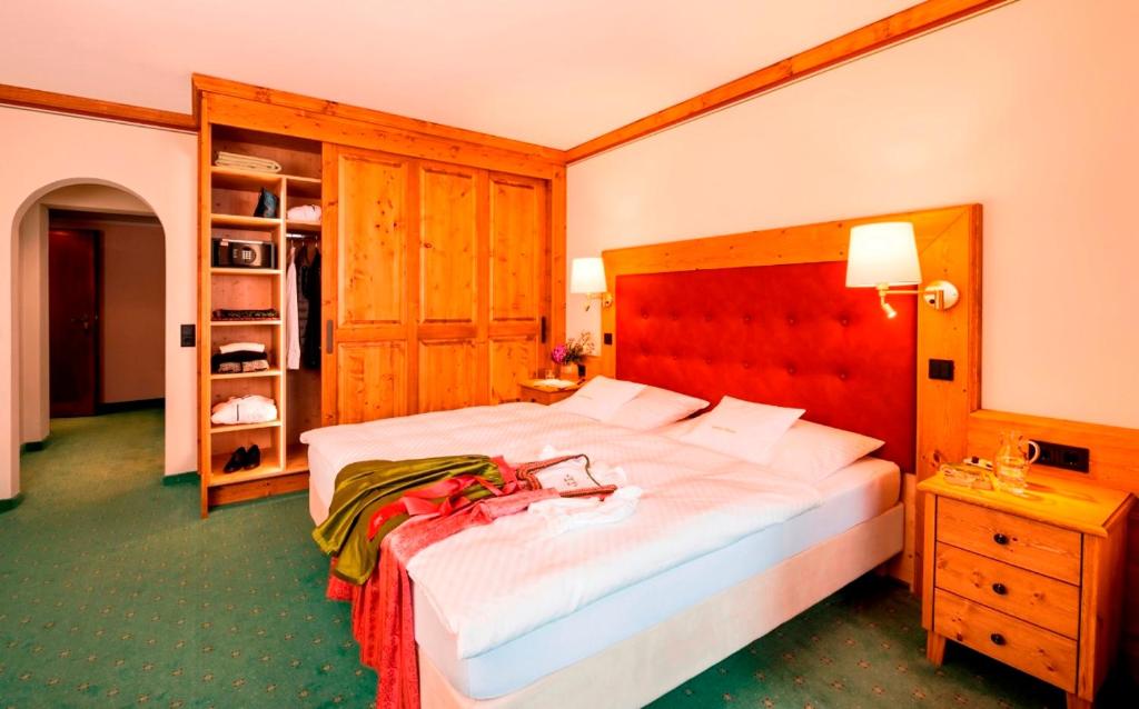Alpenjuwel Parkhotel Wallgau 4 Sterne Superior Genusshotel mit Spa feinster Kulinarik & Golf Ihr Rückzugsort inmitten der Alpen mit Tradition und Eleganz - Habitación Doble (1 Adulto)