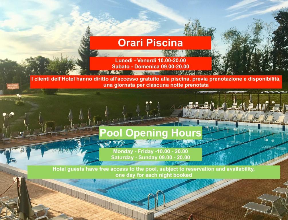 Bazén v ubytování Hotel Ristorante Fior nebo v jeho okolí