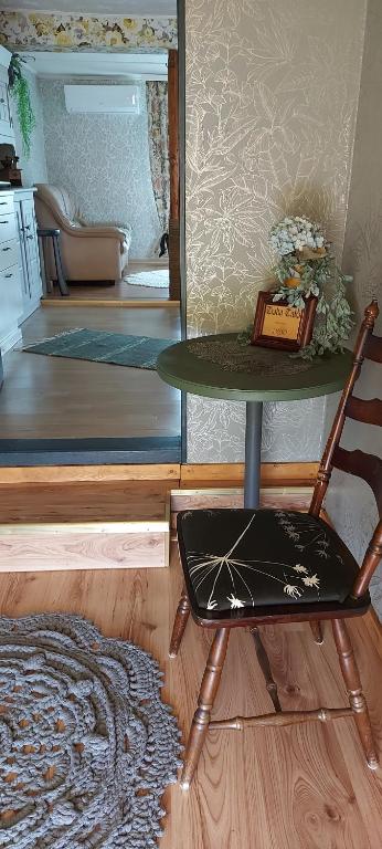 Posezení v ubytování Tuka Talu Soomaa piirkonnas