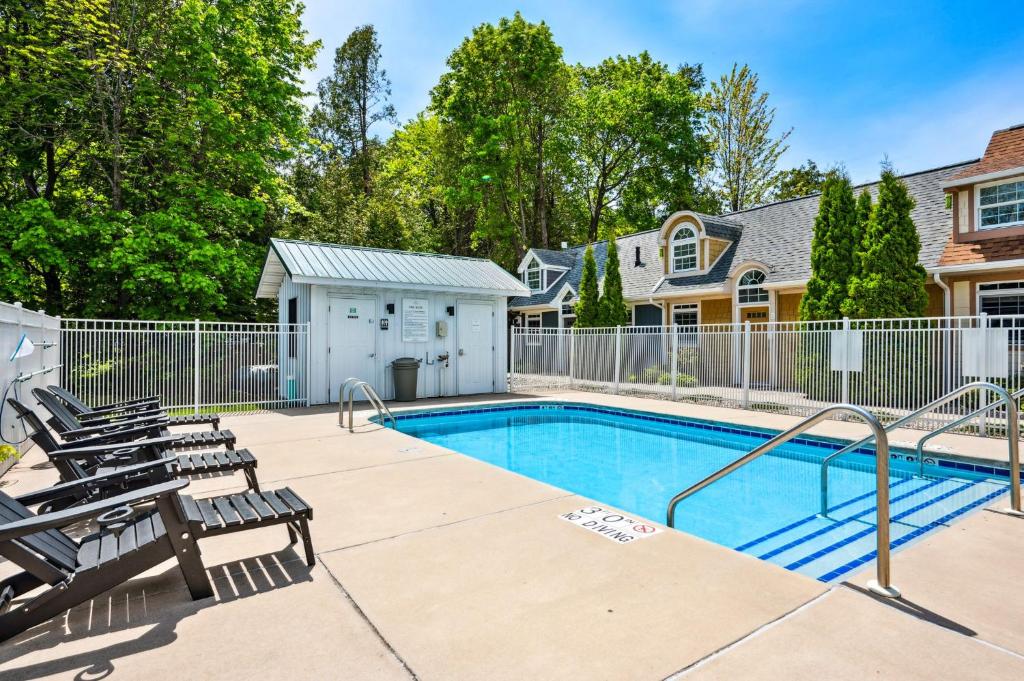 Spruce & Shore Motel photo