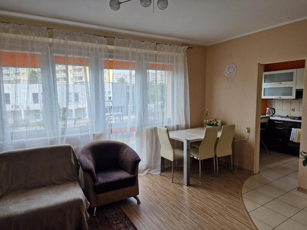 Η κουζίνα ή μικρή κουζίνα στο Apartament Serce Retkinii, blisko ZOO, Atlas Arena