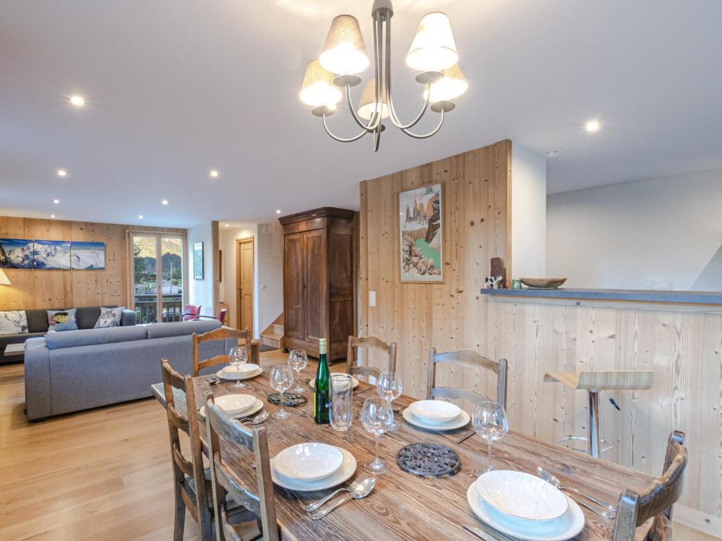 Posedenie v ubytovaní Chalet charmant avec sauna, WiFi et parking à Chamonix - FR-1-343-232