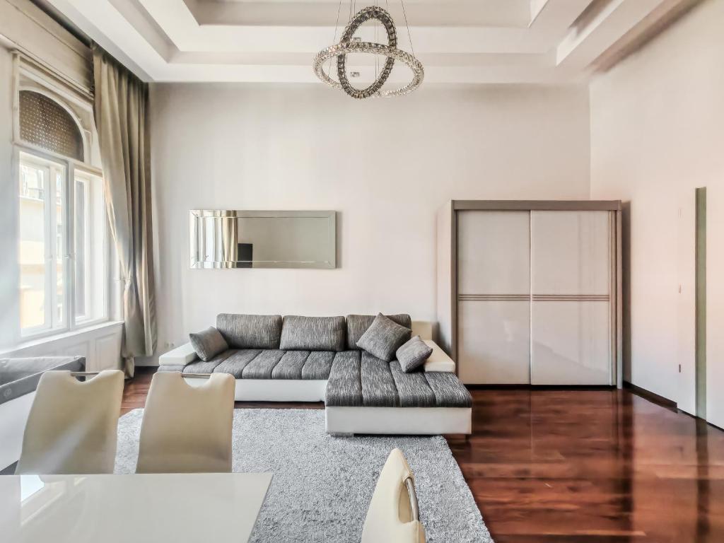 Posedenie v ubytovaní Basilika view Imperial Suite -SAS street -NEED RESERVATION FOR FREE PARKING