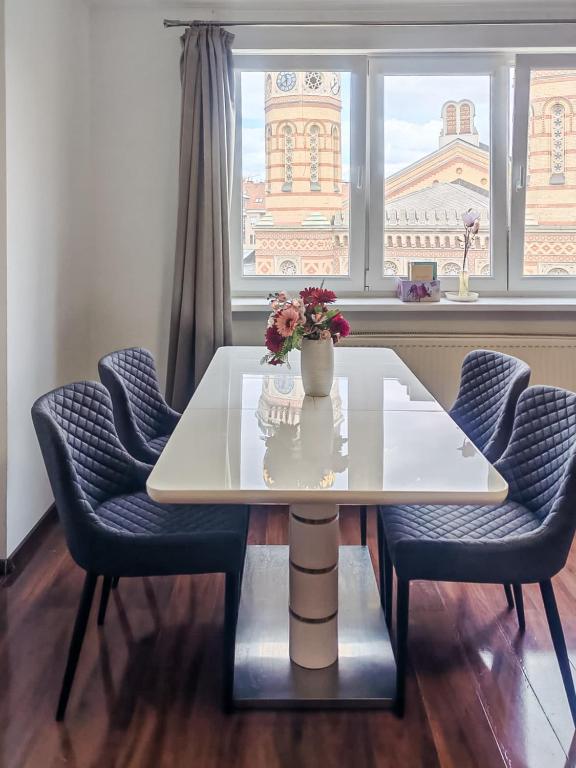Posedenie v ubytovaní Breathless panorama Synagogue elegant attic FREE PARKING RESERVATION NEEDED