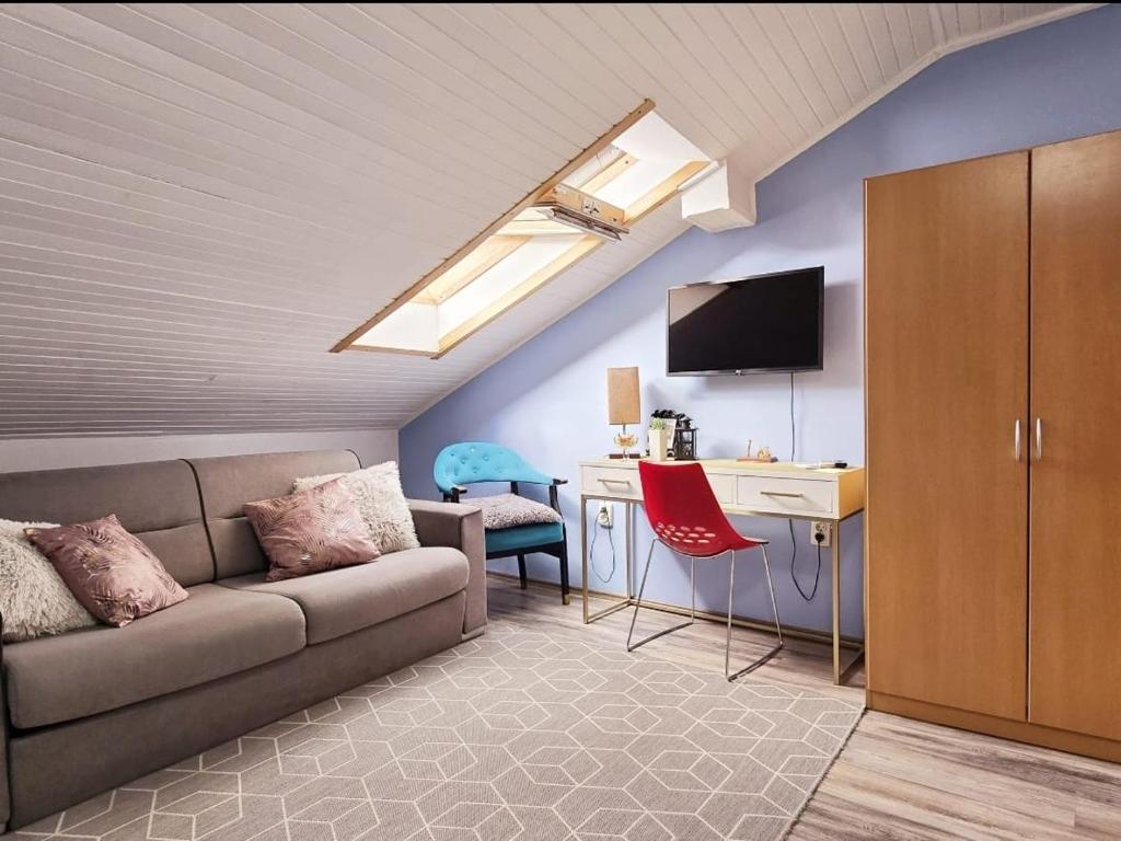 Guesthouse Korzo - Twin Room With Private Bathroom
