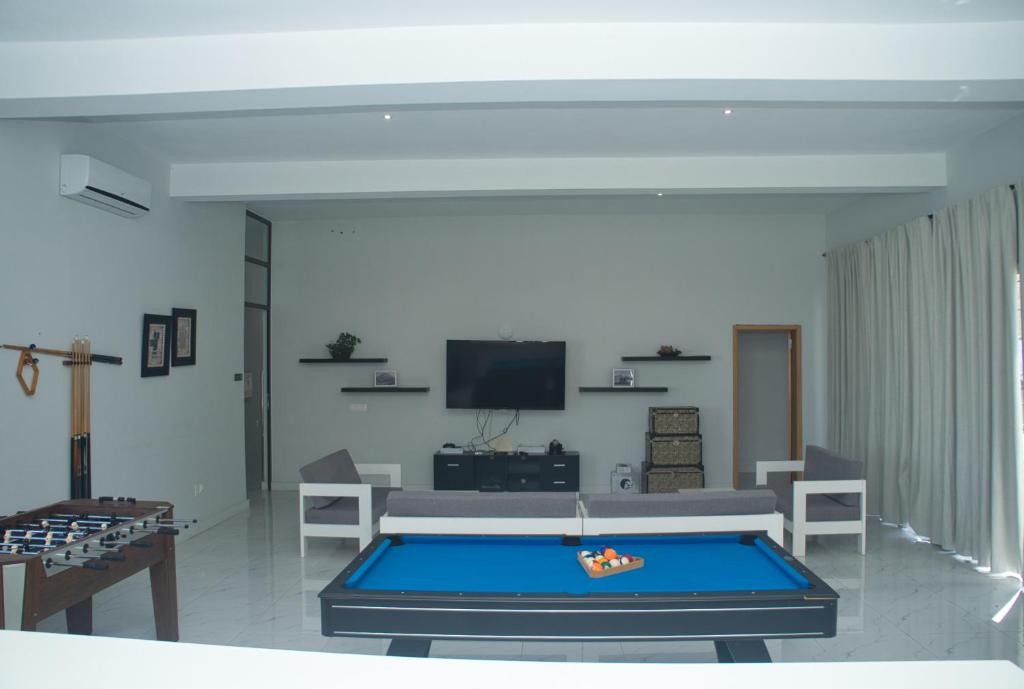 TV a/nebo společenská místnost v ubytování The View Hotel CV