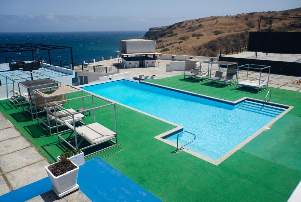 Bazén v ubytování The View Hotel CV nebo v jeho okolí