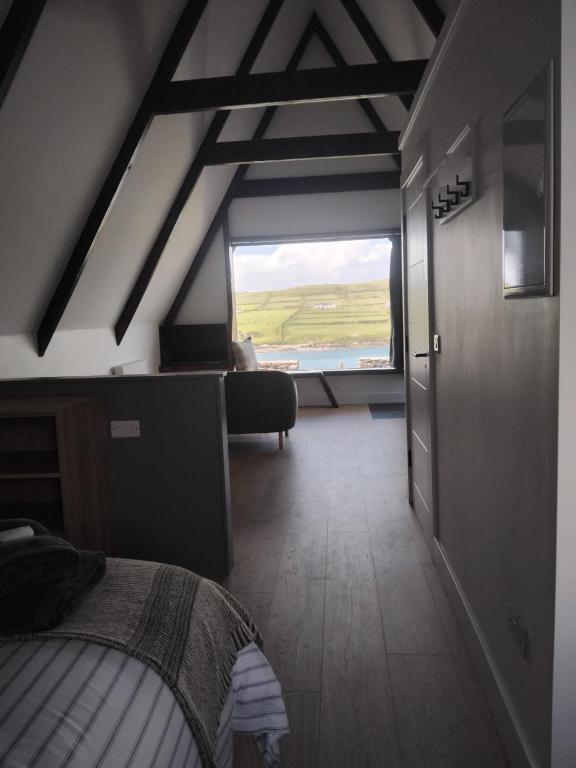 Postel nebo postele na pokoji v ubytování Wild Atlantic Pods