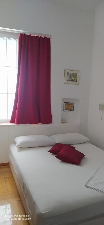 Apartment L