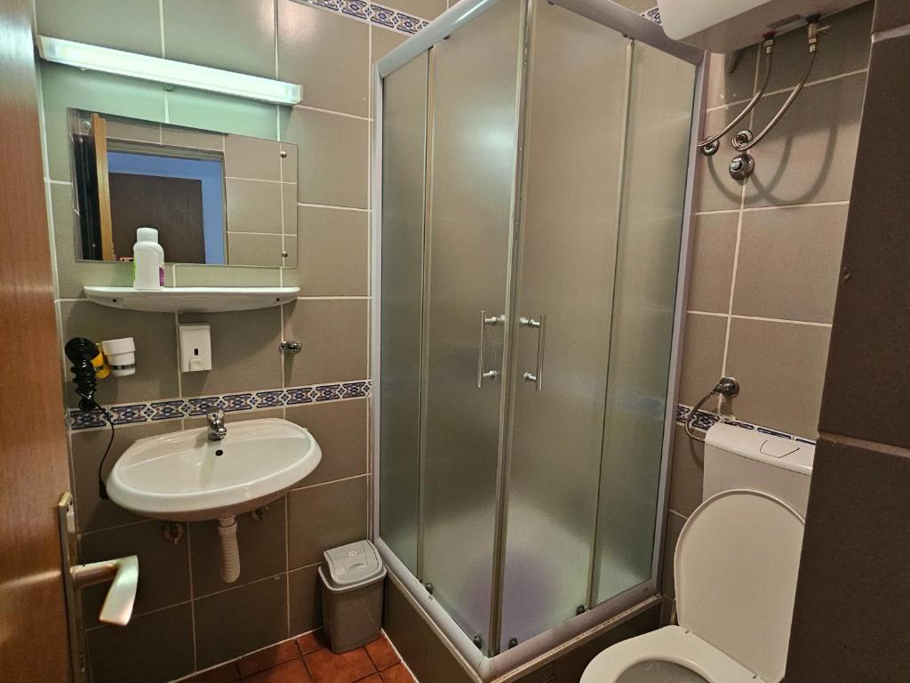 Un baño de Pansion Most , Mostar