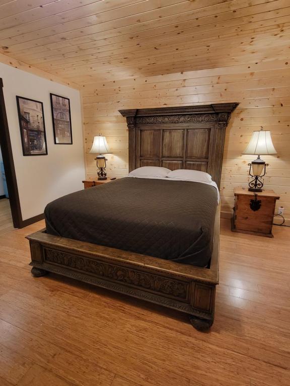 Postel nebo postele na pokoji v ubytování Crescent motel