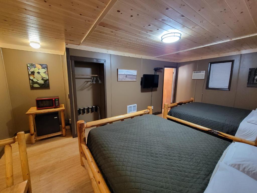 TV a/nebo společenská místnost v ubytování Crescent motel