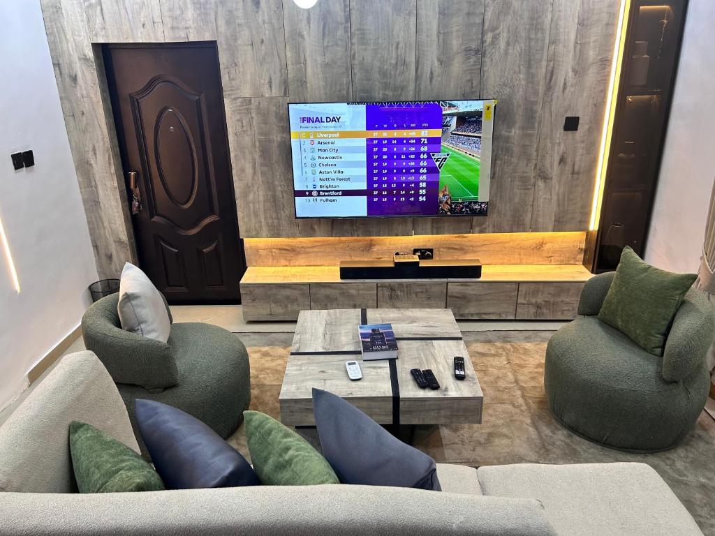TV a/nebo společenská místnost v ubytování Go flex Studios