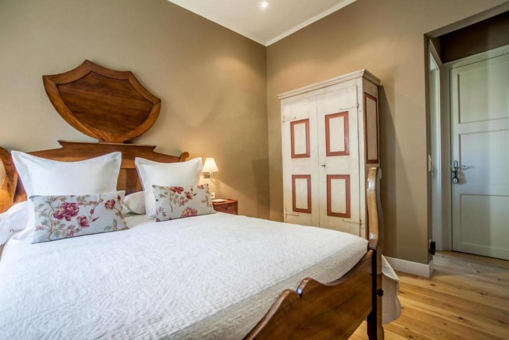 A bed or beds in a room at LHort de Sant Cebrià