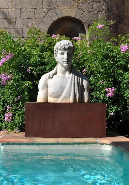 The swimming pool at or close to LHort de Sant Cebrià