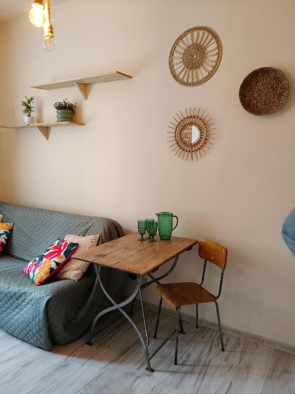 Przytulne mieszkanie w 150- letnim pałacu - One-Bedroom Apartment