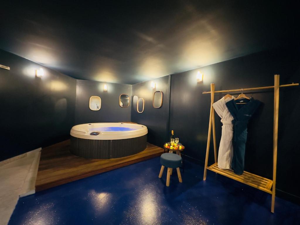 Mieuxqualhotel jacuzzi privatif La Parenthèse - Tek Yatak Odalı Daire