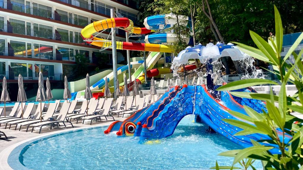 Bazén v ubytování BSA Gradina Hotel & Aquapark - All Inclusive nebo v jeho okolí