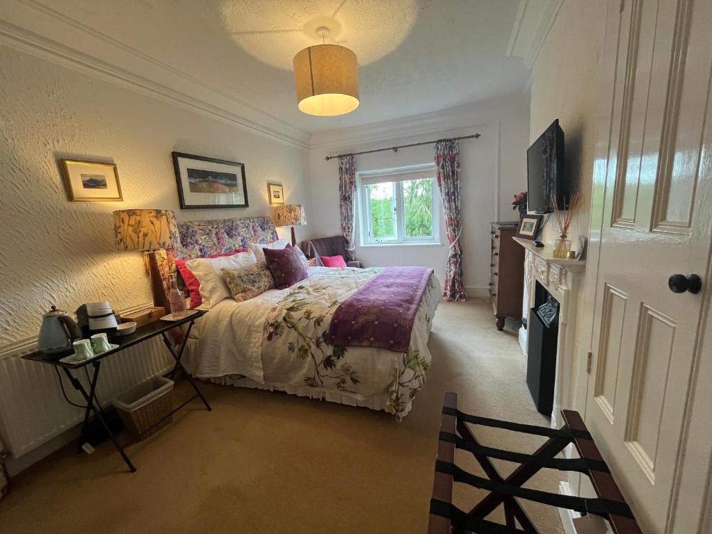 Coombe Lodge Farm House - 