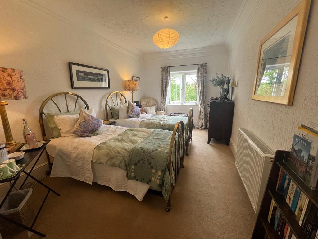 Coombe Lodge Farm House - 