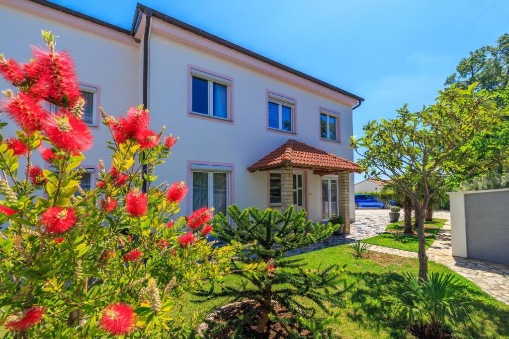 Apartments Maravera